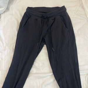 Lululemon Sweatpants with pockets size 4